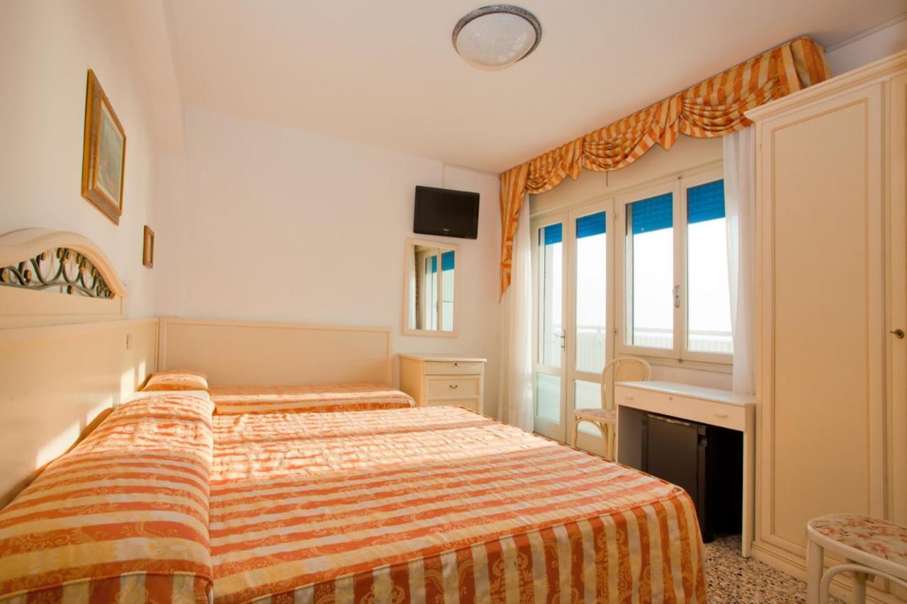 Hotel Imperial Каорле Екстер'єр фото
